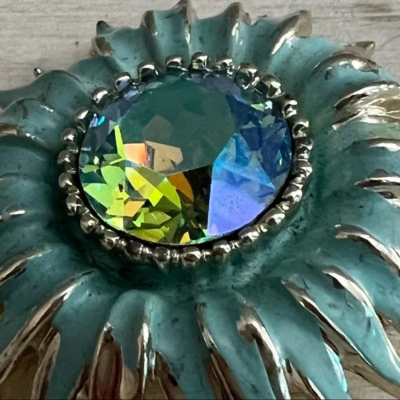 Weiss Vintage Light Blue Enamel AB Rhinestone 1940s Brooch and Earrings Set - Picture 3 of 16